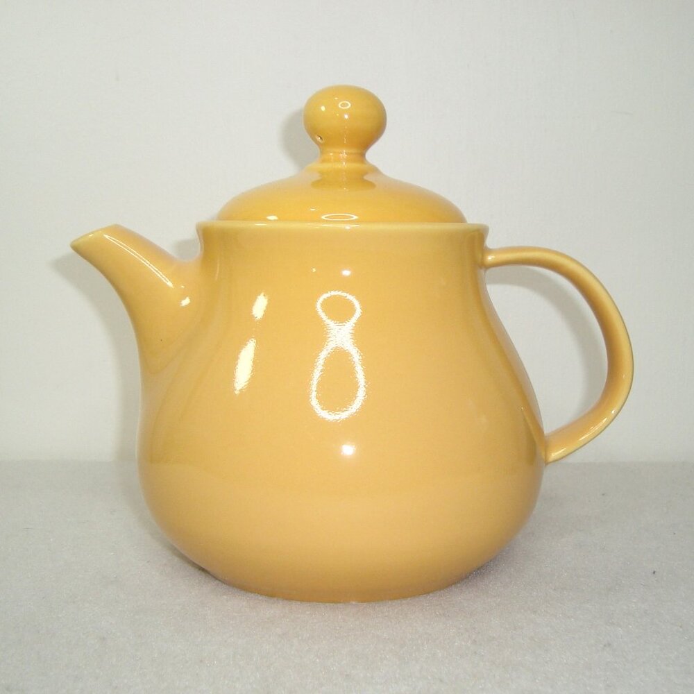 Nancy Calhoun - Stoneware 4 Cup Teapot & Lid Solid Color Honey